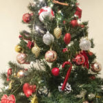 クリスマスツリーを飾りました